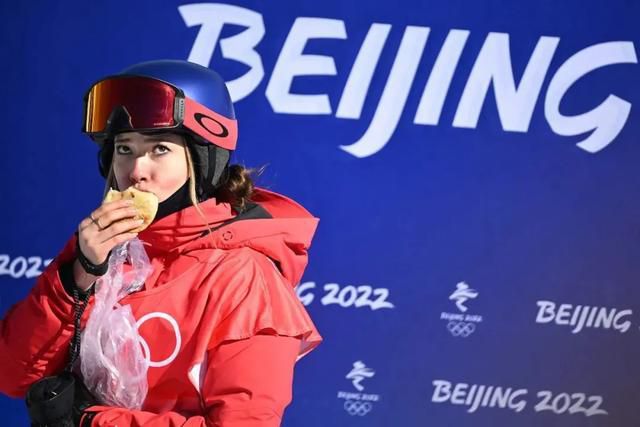 破产后被五个死对头轮换欺负